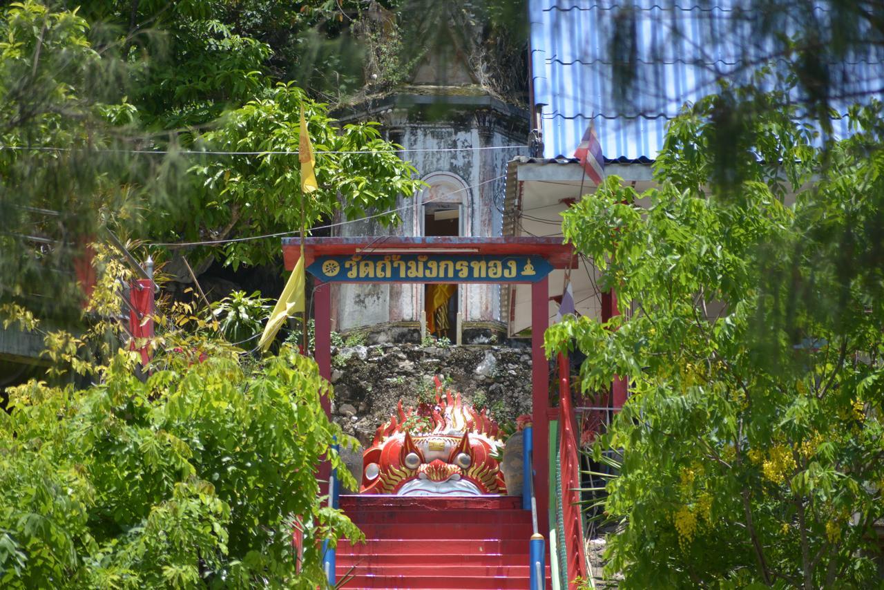 Ostello Bankaikow Kanchanaburi Esterno foto
